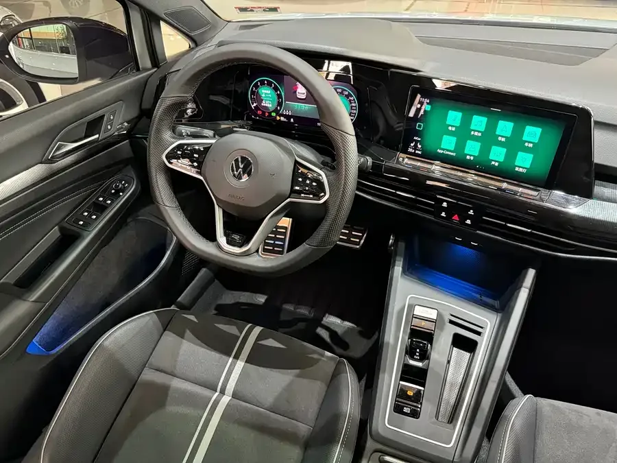 Volkswagen golf Golf 2023 280TSI DSG R-Line Lite 2024 — миниатюра 4