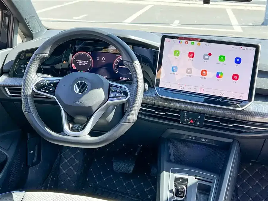 Volkswagen golf Golf 2025 facelift 300TSI R-Line 2025 — миниатюра 5