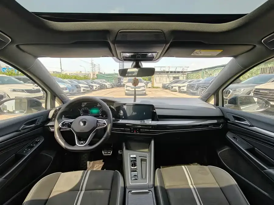 Volkswagen golf Golf 2023 280TSI DSG R-Line Lite 2023 — миниатюра 2
