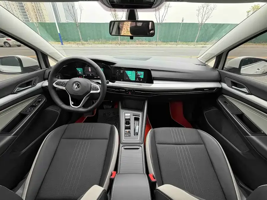 Volkswagen golf Golf 2023 200TSI DSG Pro 2023 — миниатюра 2