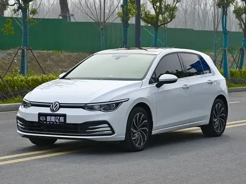 Volkswagen golf 2024 купить в Москве