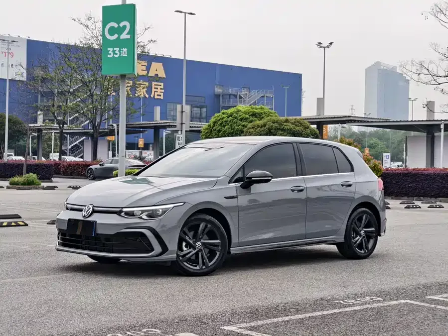 Volkswagen golf Golf 2023 280TSI DSG R-Line Lite 2023 — фото 1, купить с доставкой в Москву