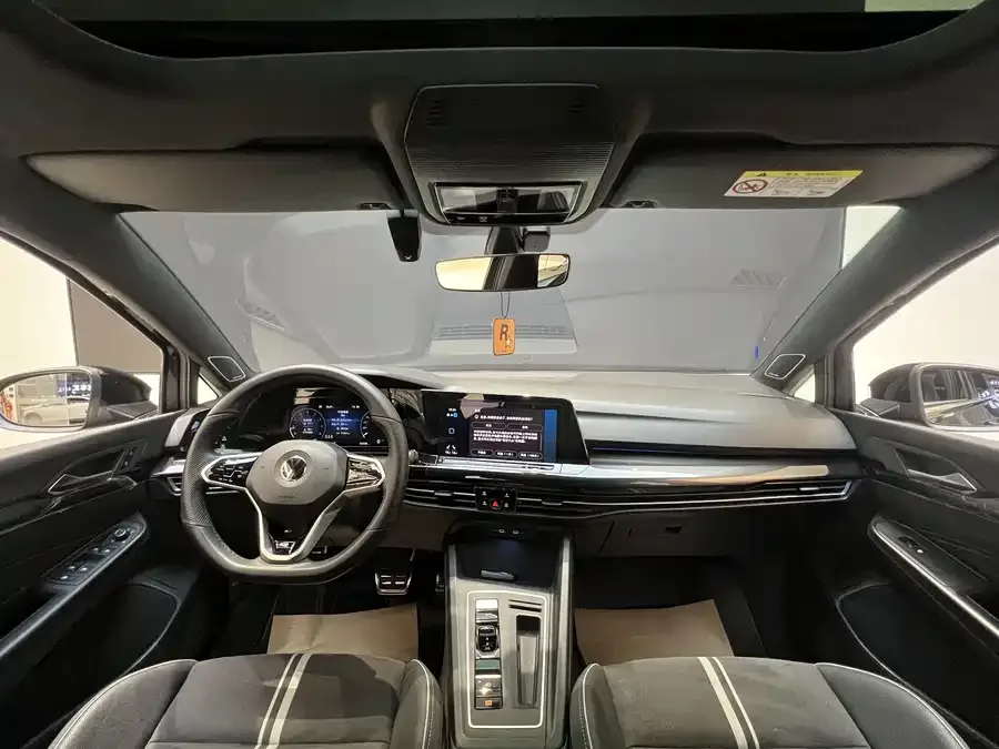 Volkswagen golf Golf 2023 280TSI DSG R-Line 20th Anniversary Edition 2024 — миниатюра 5