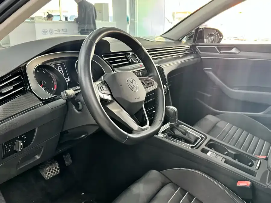 Volkswagen Magotan Magotan 2020 330TSI DSG Leading Edition 2022 — миниатюра 5