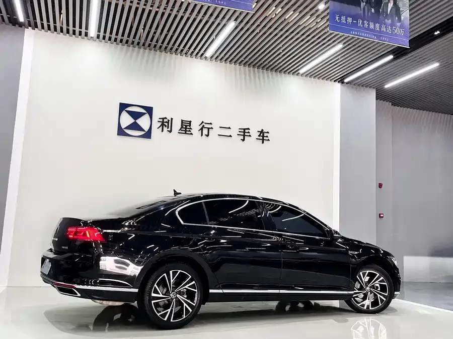 Volkswagen Magotan Magotan 2021 330TSI DSG 30th Anniversary Edition 2022 — миниатюра 3