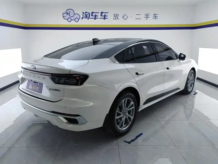 Ford Mondeo 2023 Mondeo EcoBoost 245 Luxury 2024 — миниатюра 3