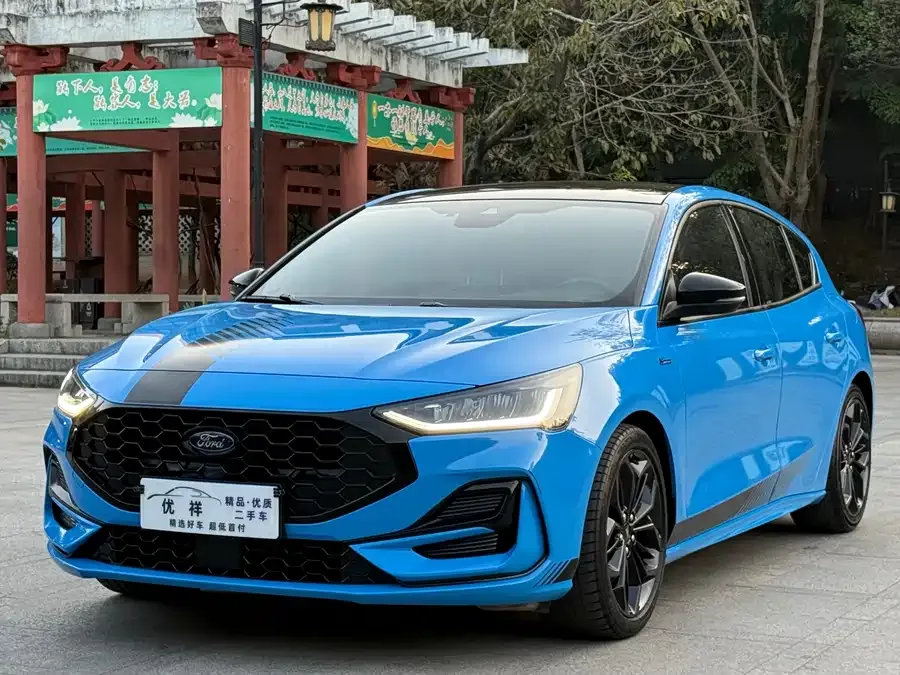 Ford Focus Focus 2022 Hatchback EcoBoost 180 Automatic S Edition 2022 — фото 1, купить с доставкой в Москву