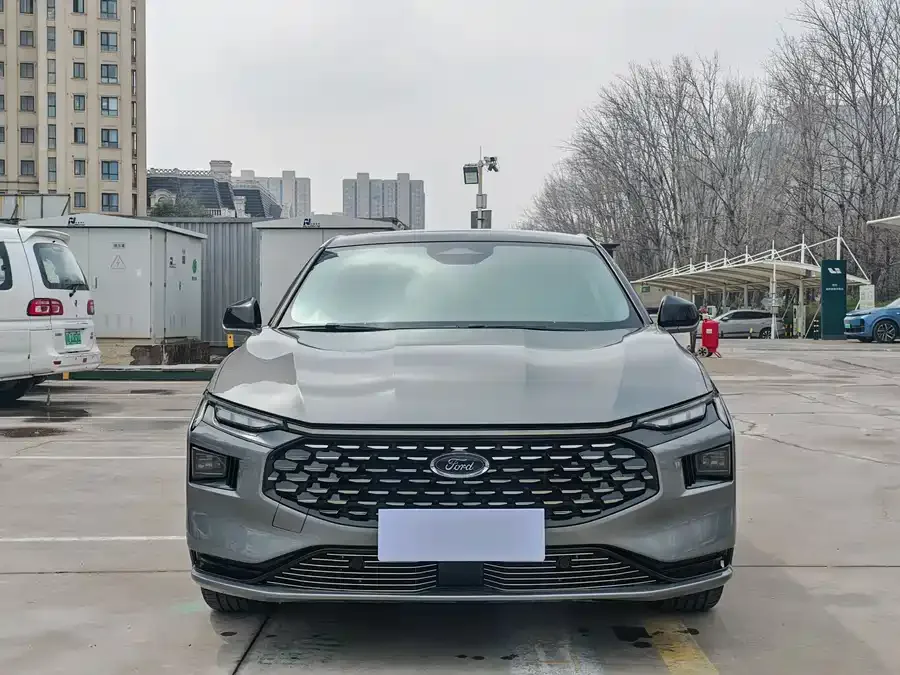 Ford Mondeo 2022 Mondeo EcoBoost 245 Luxury 2023 — миниатюра 3