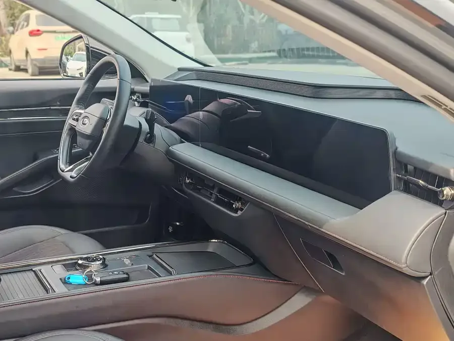 Ford Mondeo 2022 Mondeo EcoBoost 245 Luxury 2023 — миниатюра 5