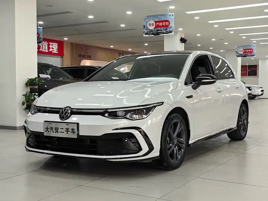 Volkswagen golf Golf 2021 280TSI DSG R-Line 2022 — фото 1, купить с доставкой в Москву