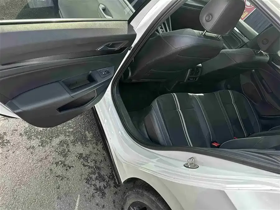 Volkswagen golf Golf 2021 280TSI DSG R-Line 2022 — миниатюра 2