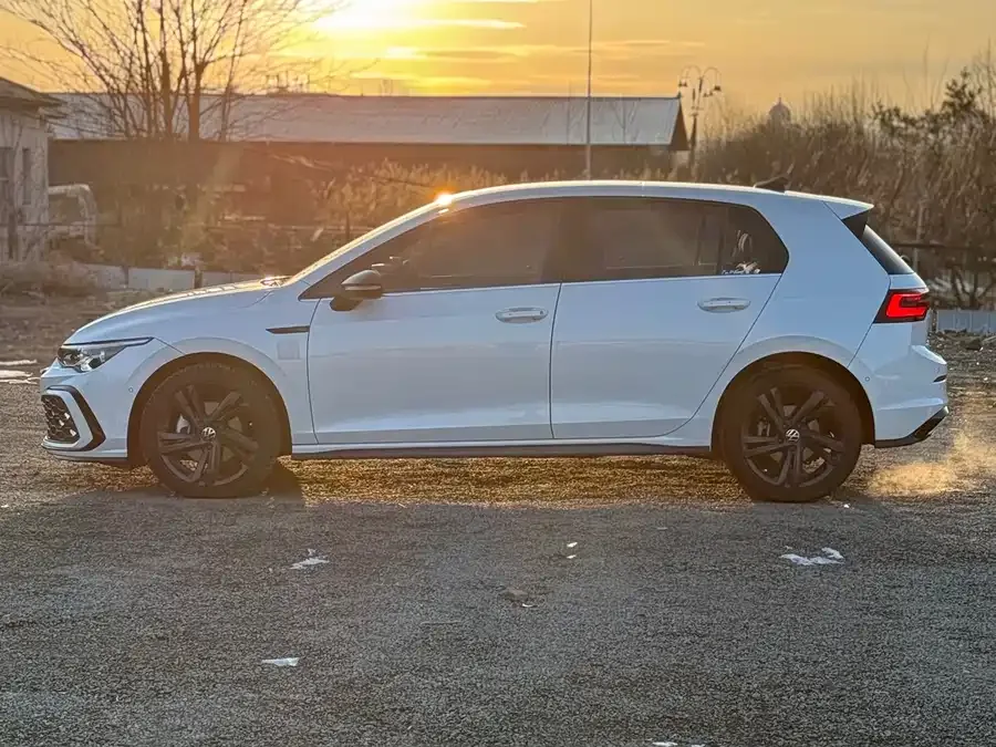 Volkswagen golf Golf 2021 280TSI DSG R-Line 2022 — миниатюра 3