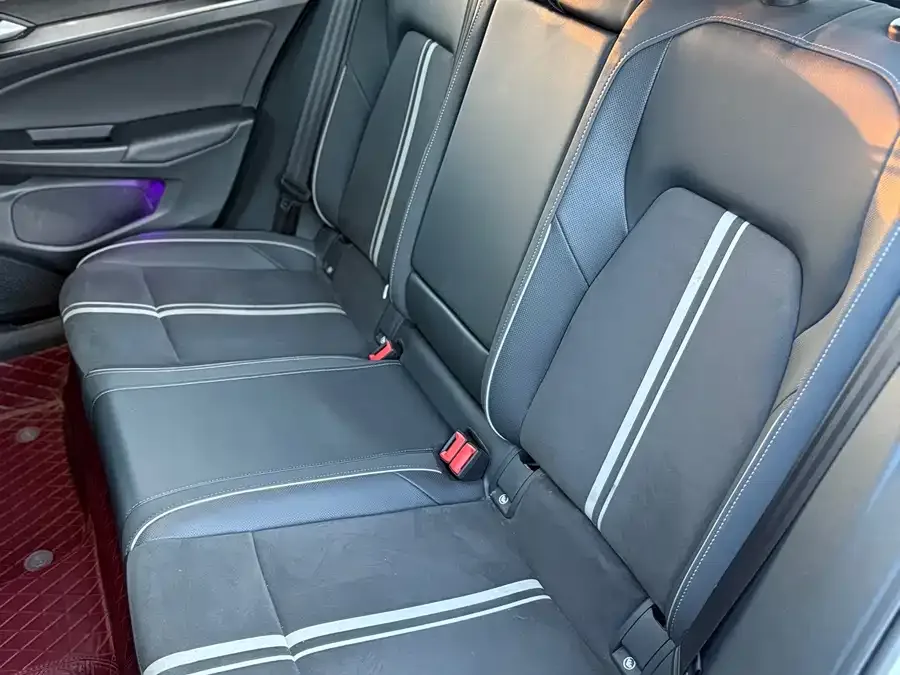 Volkswagen golf Golf 2021 280TSI DSG R-Line 2022 — миниатюра 4
