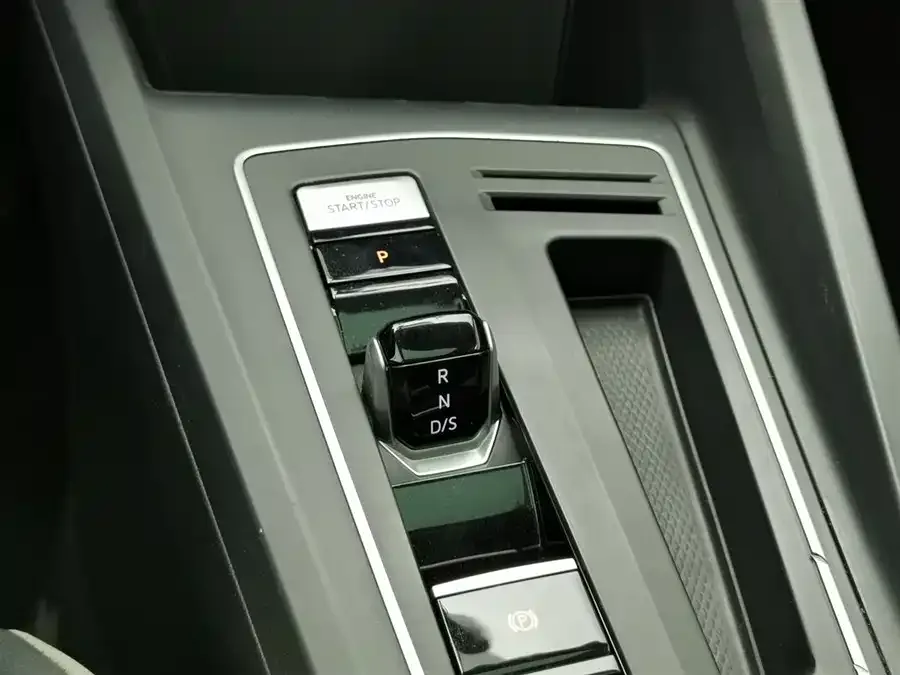 Volkswagen golf Golf 2021 280TSI DSG Pro 2022 — миниатюра 4