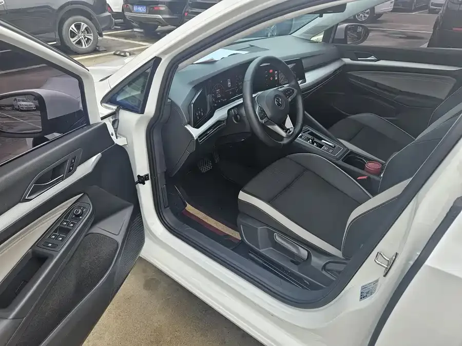 Volkswagen golf Golf 2021 280TSI DSG Pro 2022 — миниатюра 2