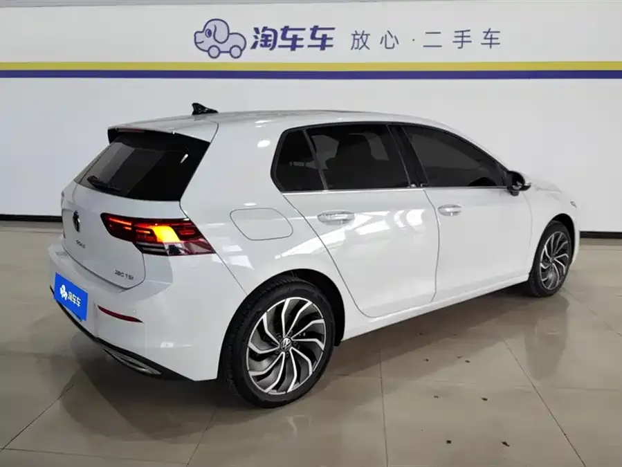 Volkswagen golf Golf 2021 280TSI DSG 30th Anniversary Edition 2022 — миниатюра 3