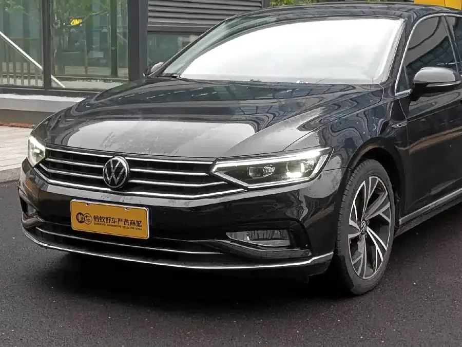 Volkswagen Magotan Magotan 2020 330TSI DSG Luxury Edition 2022 — миниатюра 4