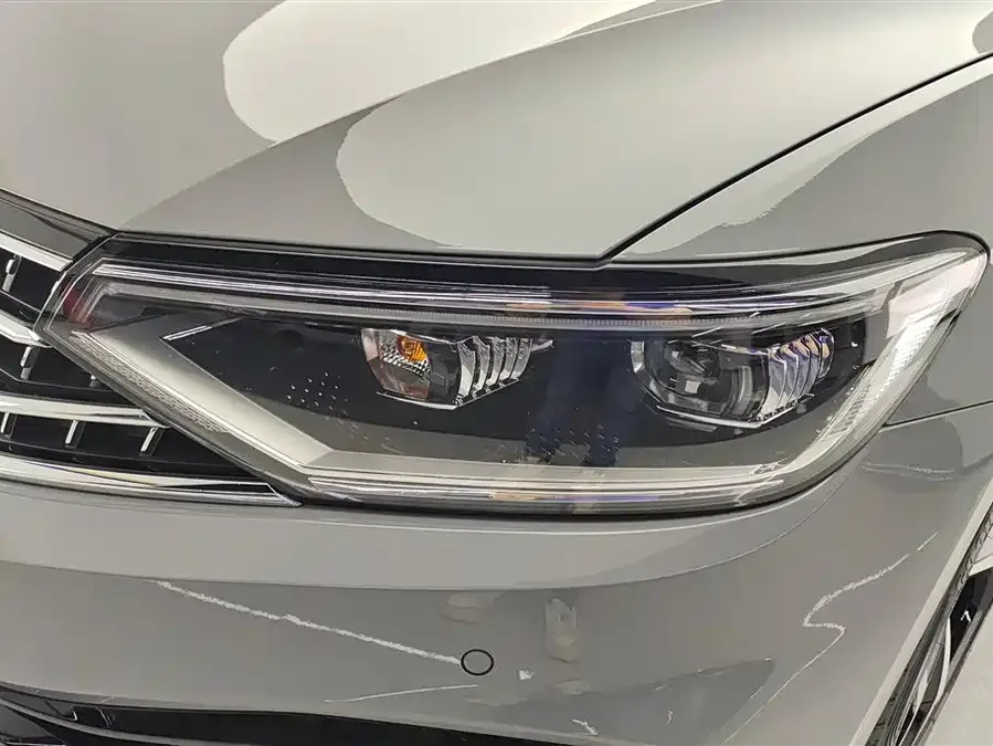 Volkswagen Magotan Magotan 2023 2 million commemorative edition 330TSI DSG luxury model 2024 — миниатюра 2