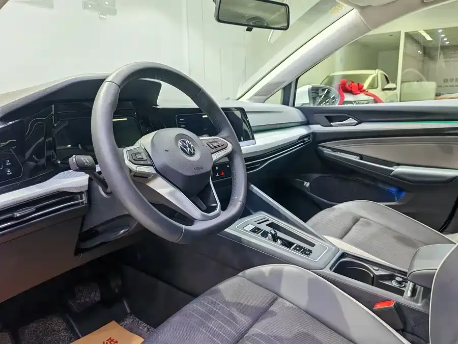 Volkswagen golf Golf 2023 280TSI DSG Pro 2024 — миниатюра 2