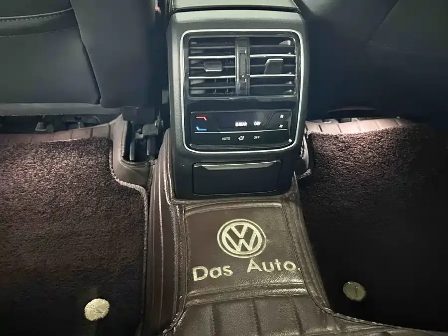 Volkswagen Magotan Magotan 2023 2 million commemorative edition 330TSI DSG luxury model 2024 — миниатюра 2