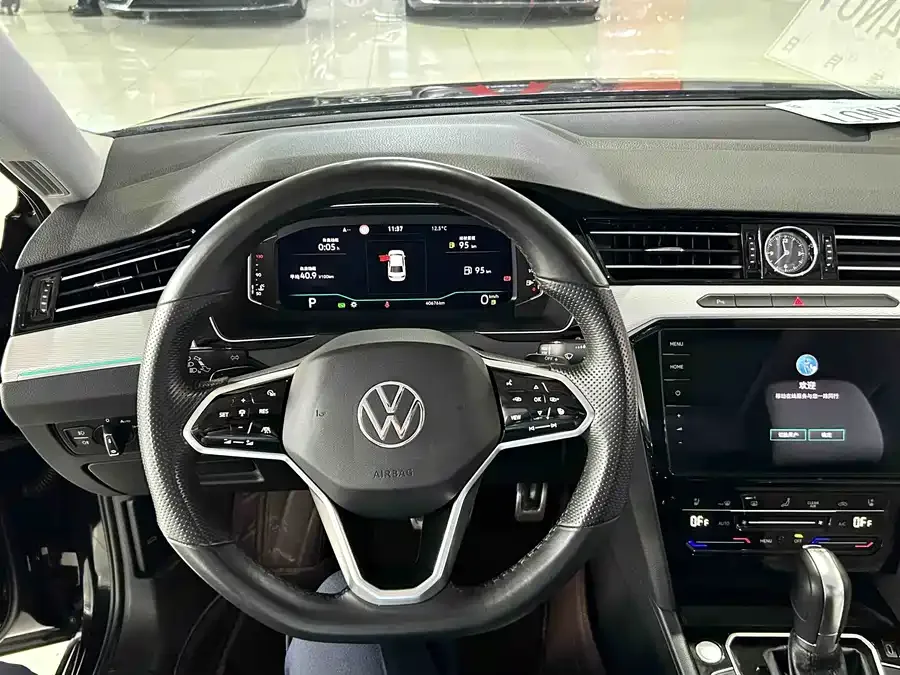 Volkswagen Magotan Magotan 2023 2 million commemorative edition 330TSI DSG luxury model 2024 — миниатюра 4