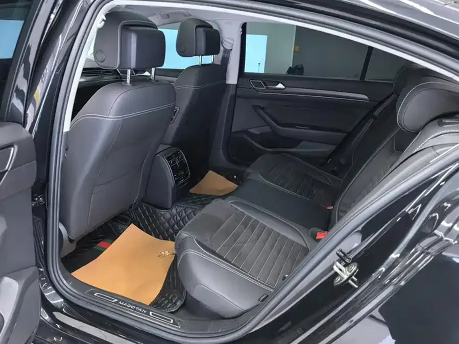 Volkswagen Magotan Magotan 2020 330TSI DSG Luxury Edition 2022 — миниатюра 5
