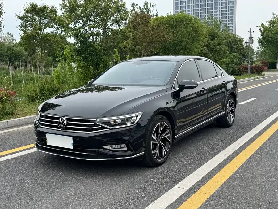 Volkswagen Magotan Magotan 2021 330TSI DSG 30th Anniversary Edition 2022 — фото 1, купить с доставкой в Москву