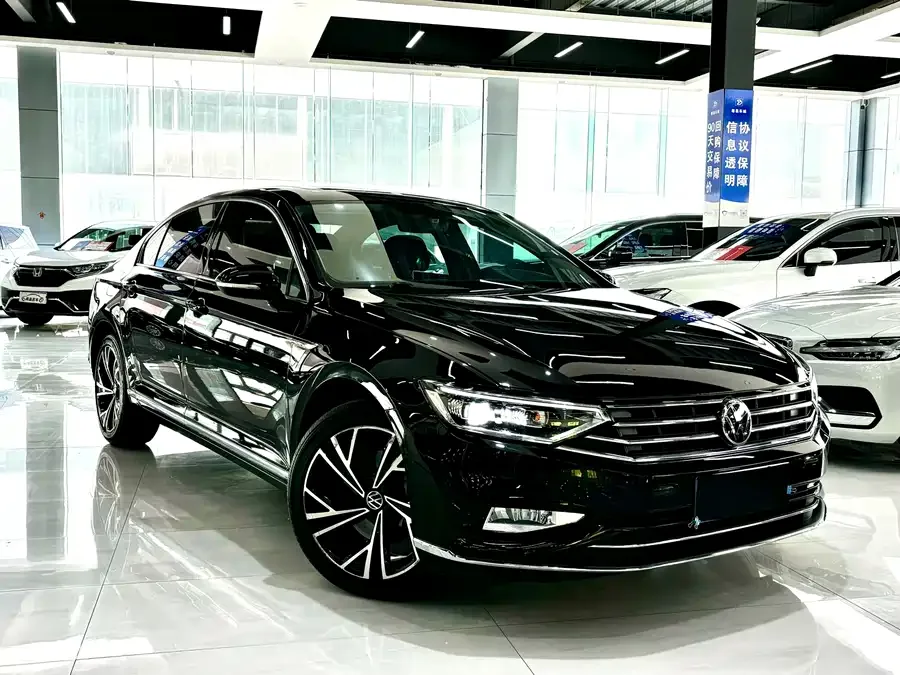 Volkswagen Magotan Magotan 2021 330TSI DSG 30th Anniversary Edition 2022 — миниатюра 3
