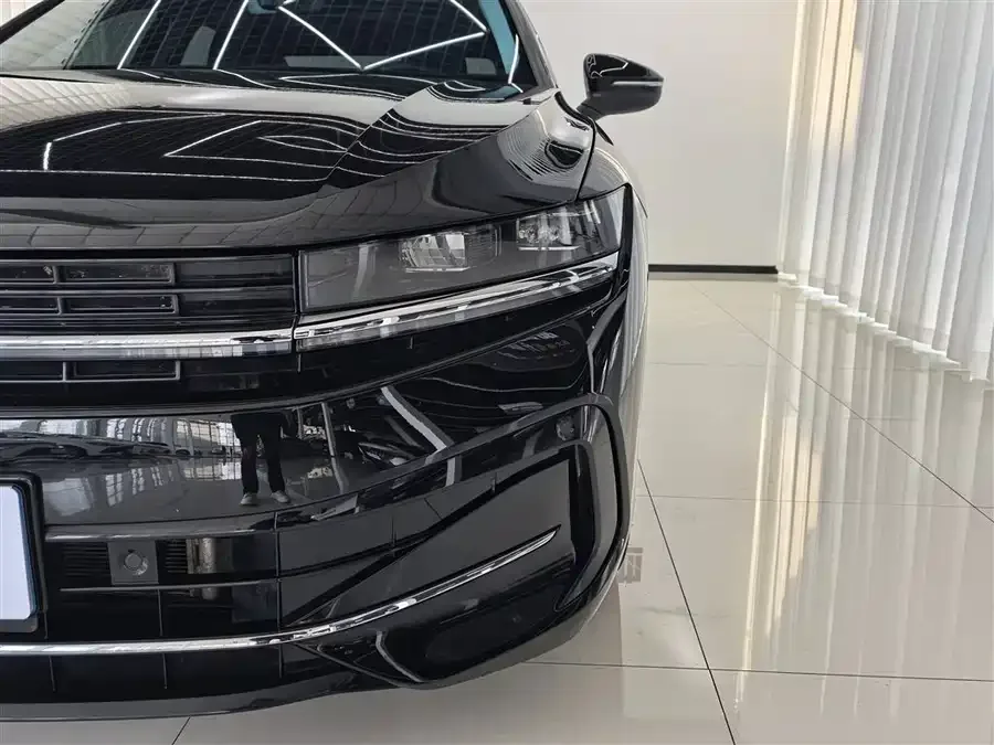 Volkswagen Magotan Magotan 2024 300TSI DSG Premium Edition Conspicuous Package 2025 — миниатюра 4
