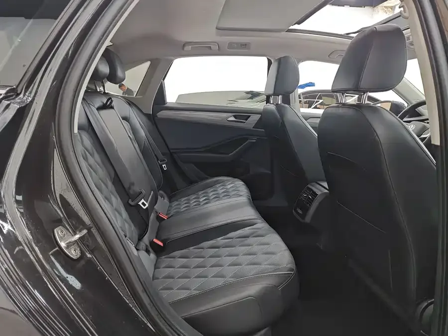 Volkswagen Sagitar 2023 Sagitar 300TSI DSG Beyond Edition 2024 — миниатюра 3