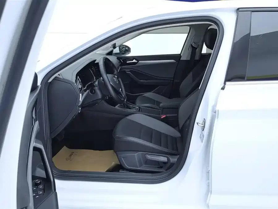 Volkswagen Sagitar 2022 Sagitar 200TSI DSG Flying Edition 2022 — миниатюра 3