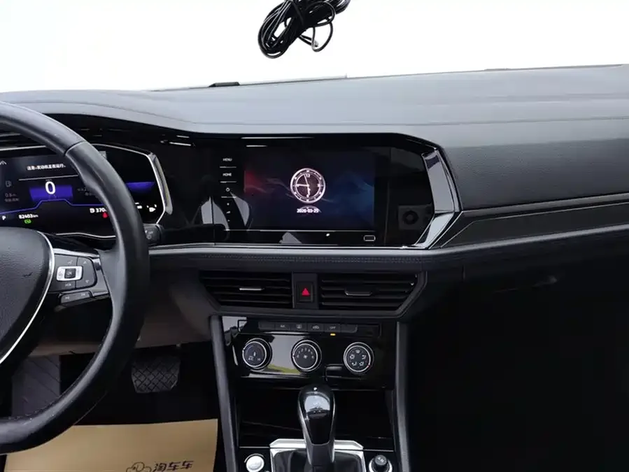 Volkswagen Sagitar 2022 Sagitar 200TSI DSG Flying Edition 2022 — миниатюра 4