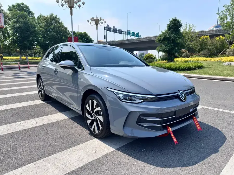 Volkswagen golf Golf 2025 facelift 300TSI Pro 2025 — миниатюра 3
