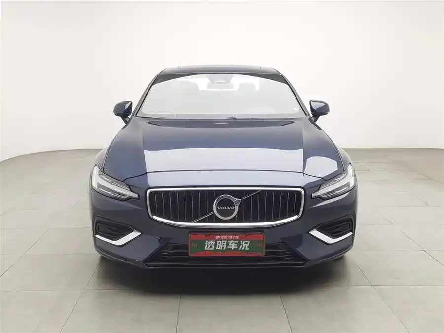 Volvo S60 2023 B4 Zhiyi Luxury Edition 2022 — миниатюра 3