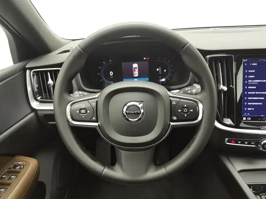 Volvo S60 2023 B4 Zhiyi Luxury Edition 2022 — миниатюра 5