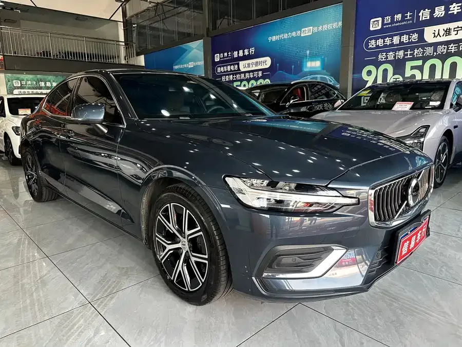 Volvo S60 2023 B4 Zhiyi Luxury Edition 2023 — миниатюра 3