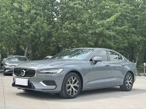 Volvo S60 2024 купить в Москве