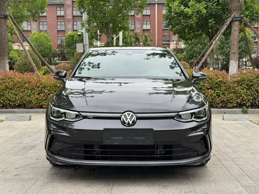 Volkswagen golf Golf 2021 280TSI DSG R-Line 2022 — фото 1, купить с доставкой в Москву