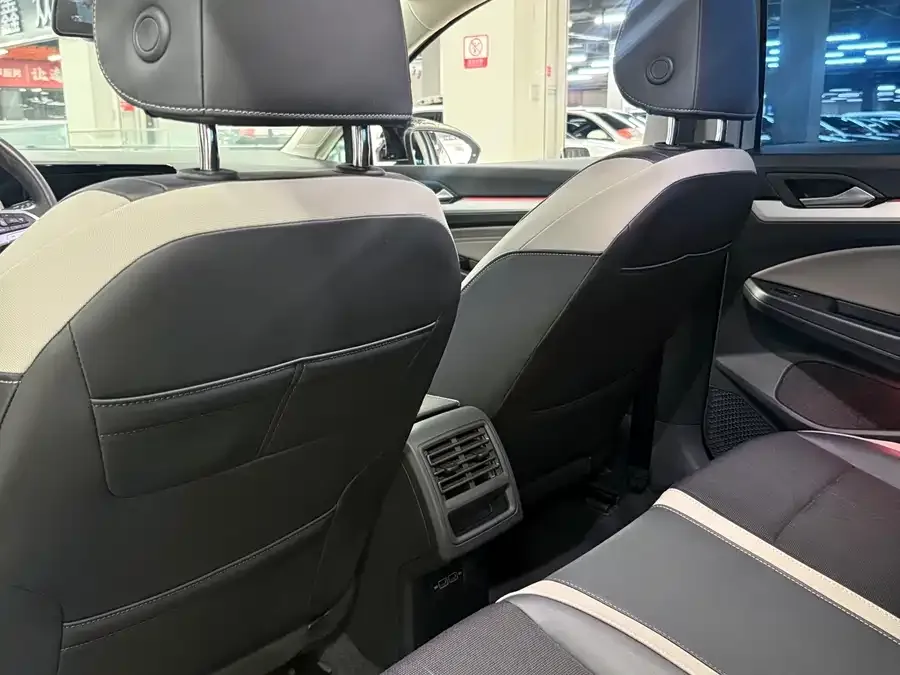 Volkswagen golf Golf 2023 280TSI DSG Pro 2023 — миниатюра 2
