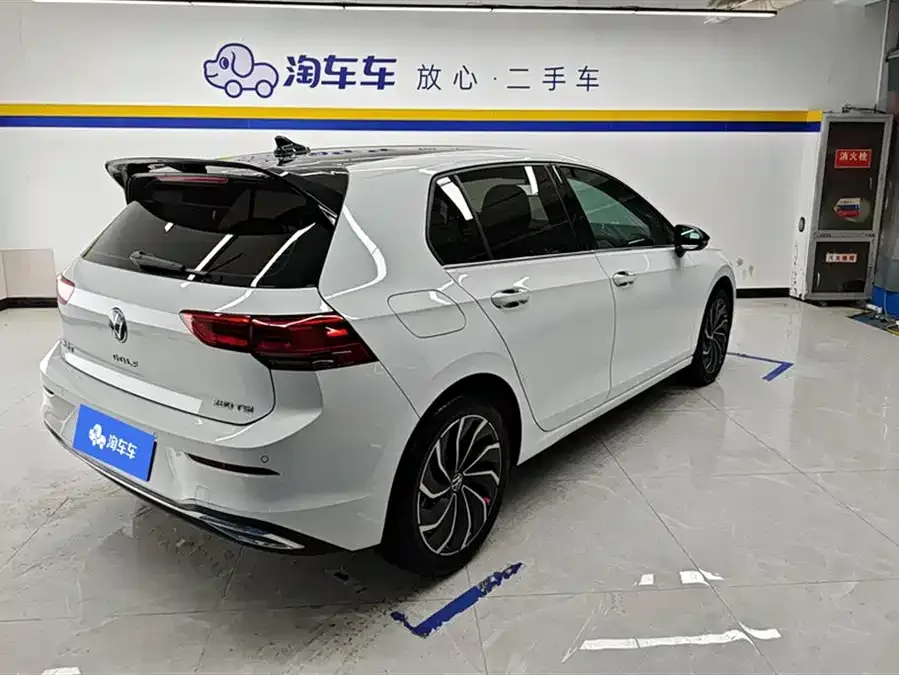 Volkswagen golf Golf 2023 facelift 280TSI DSG Pro 2024 — миниатюра 3
