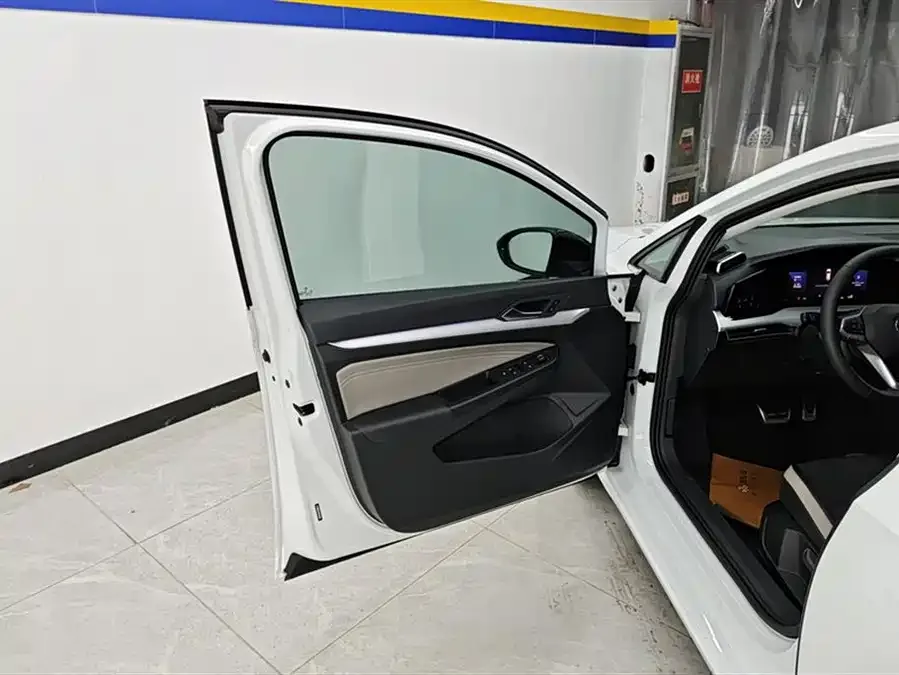 Volkswagen golf Golf 2023 facelift 280TSI DSG Pro 2024 — миниатюра 4