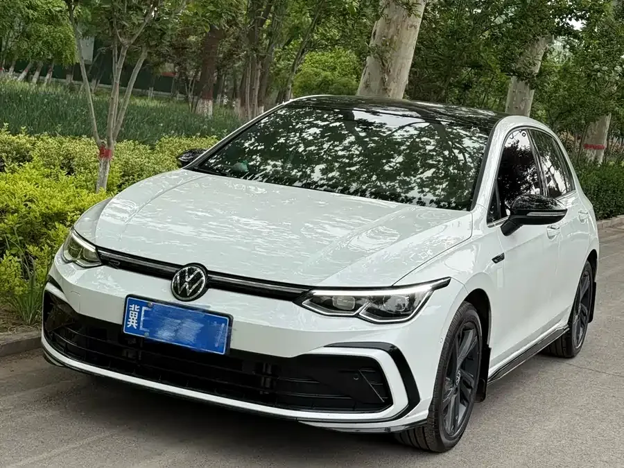 Volkswagen golf Golf 2021 280TSI DSG R-Line 2022 — фото 1, купить с доставкой в Москву
