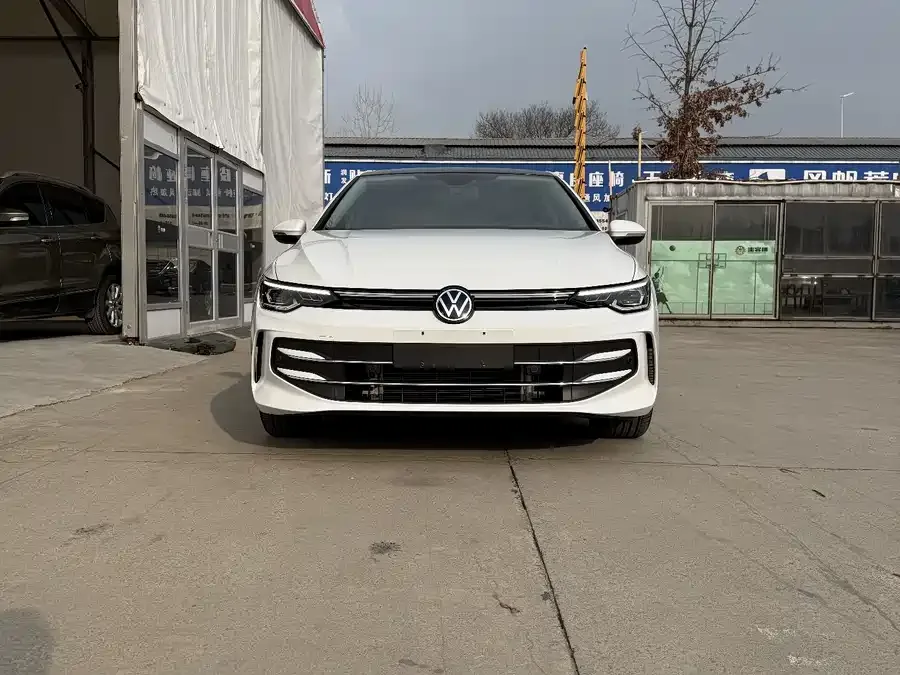 Volkswagen golf Golf 2025 300TSI Pro 2025 — миниатюра 3