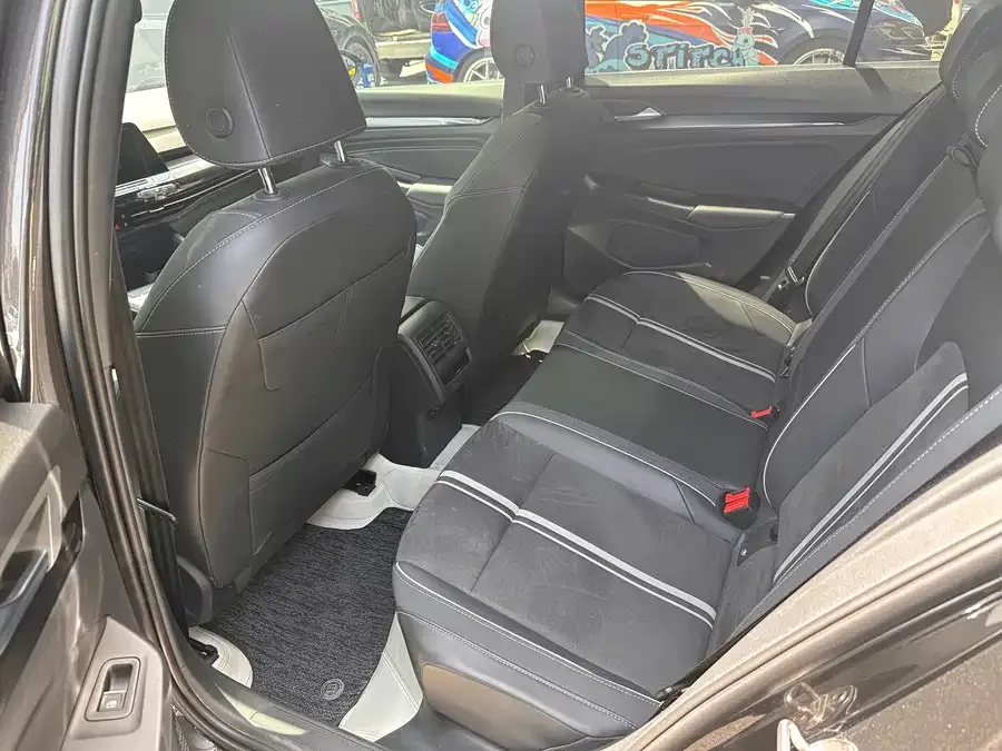 Volkswagen golf Golf 2023 280TSI DSG R-Line Lite 2023 — миниатюра 2