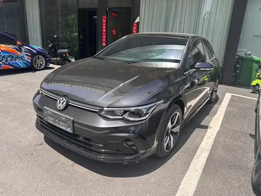 Volkswagen golf Golf 2023 280TSI DSG R-Line Lite 2023 — фото 1, купить с доставкой в Москву