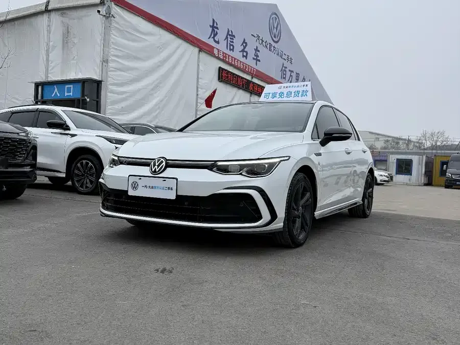 Volkswagen golf Golf 2021 280TSI DSG R-Line 2022 — фото 1, купить с доставкой в Москву