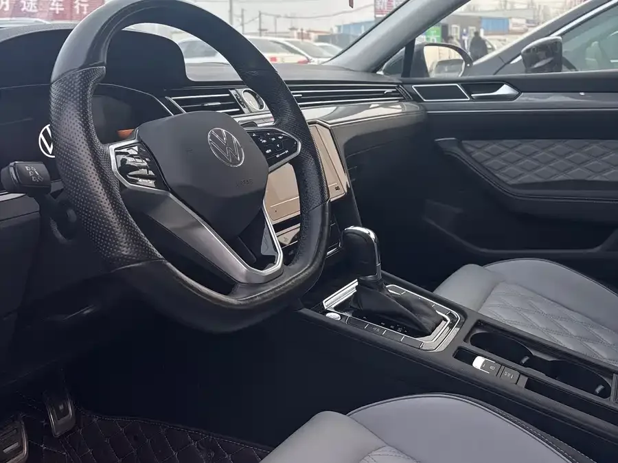 Volkswagen Magotan Magotan 2023 2 million commemorative edition 330TSI DSG luxury model 2024 — миниатюра 2