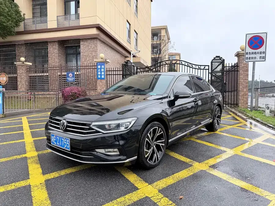 Volkswagen Magotan Magotan 2020 330TSI DSG Luxury Edition 2022 — миниатюра 3