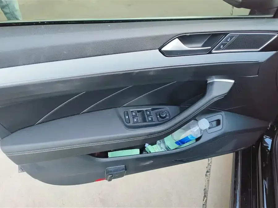 Volkswagen Magotan Magotan 2023 2 million commemorative edition 280TSI DSG comfort model 2025 — миниатюра 4