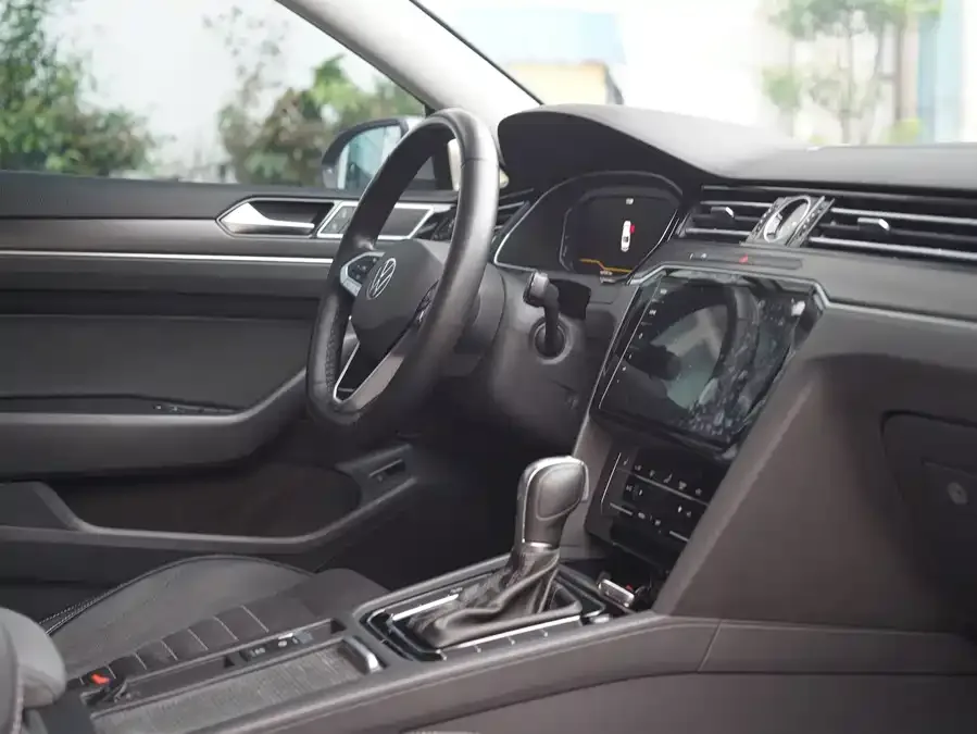 Volkswagen Magotan Magotan 2021 330TSI DSG 30th Anniversary Edition 2022 — миниатюра 5